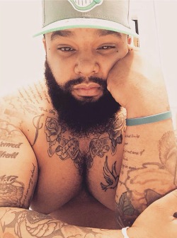 blacknthick:  Yum!