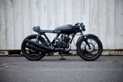 diamondplanes:  kawasaki s1 cafe racer 