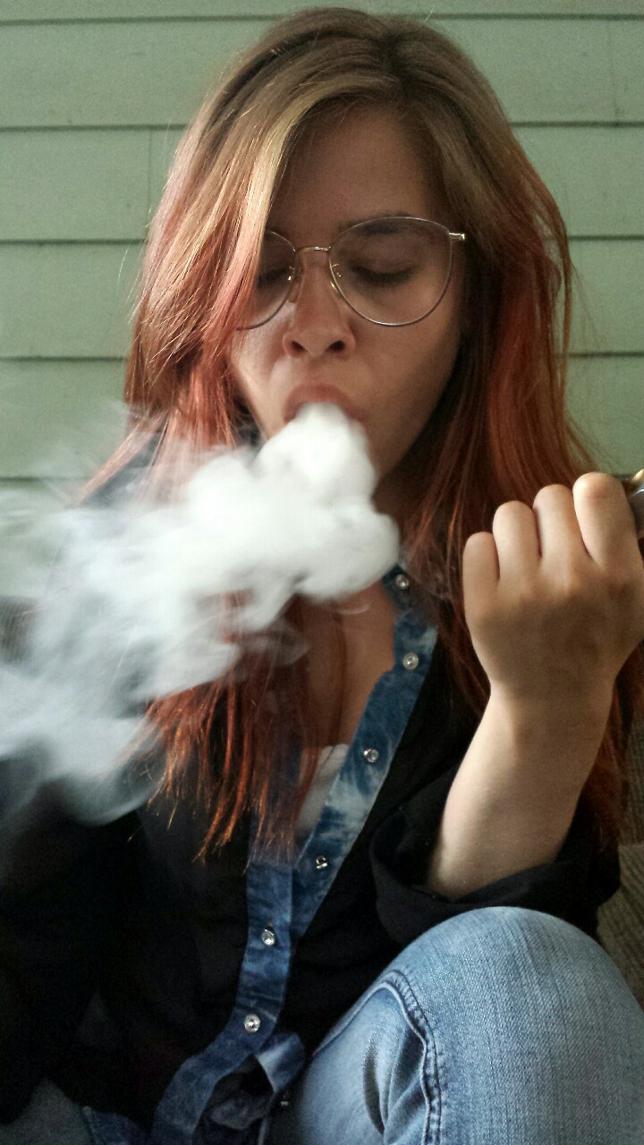 dabcandycannabis:  Post baby sitting sesh  💨