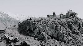 nimloth:  The Lord of the Rings: The Two Towers  dir. Peter Jackson    Look to my