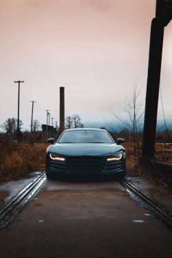 artoftheautomobile:  Audi R8 V10 via Monkifoto