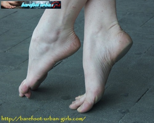 SIZZLING HOT UPDATE from BAREFOOT URBAN GIRLS!!! This week we have hard-soled Barefoot Urban Stars EYLUH (shot in Bremen!) and IRIE, plus filthy-soled Barefoot Urban Girl OCEANA!!! http://barefoot-urban-girls.com/pictures.html http://barefoot-urban-girls.