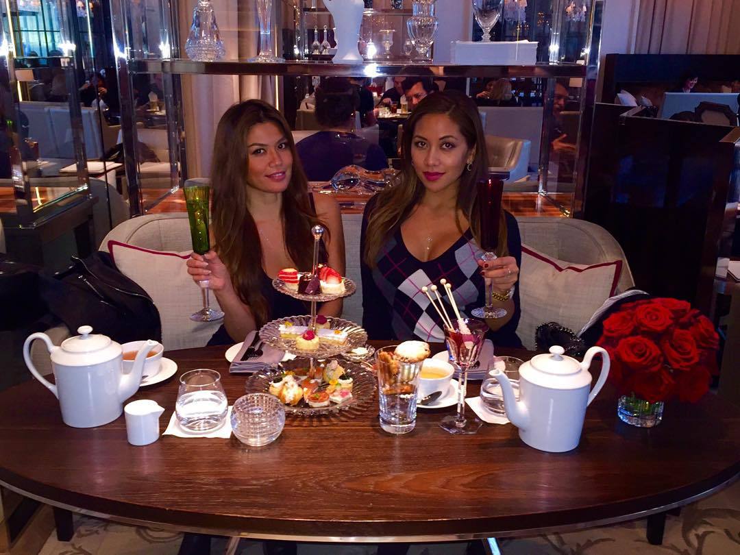 This place is too pretty to have afternoon tea 🍾🍵 thank you for showing me