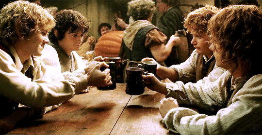 allnerds:  It never ceases to amaze me, the courage of hobbits.