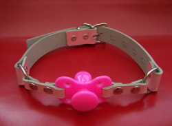 doctor-daddy:  Anyone know where I can find one of these?! Princess needs one of these sooooo bad!