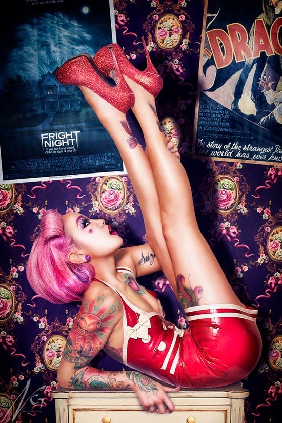 alternative-pinup:  Alternative Pinup girl http://alernative-pinup.blogspot.com