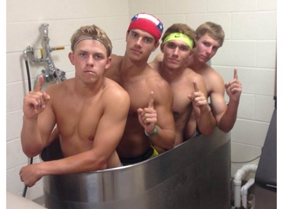 boysandmasters:daddylovestofuk:  How many dicks fit in each of your asses?  LOL