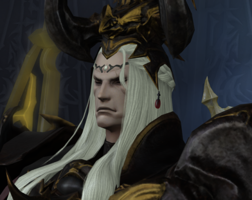This is the stupidest hat/helmet/crown I have even seen. You tilt your head the wrong way its gonna 