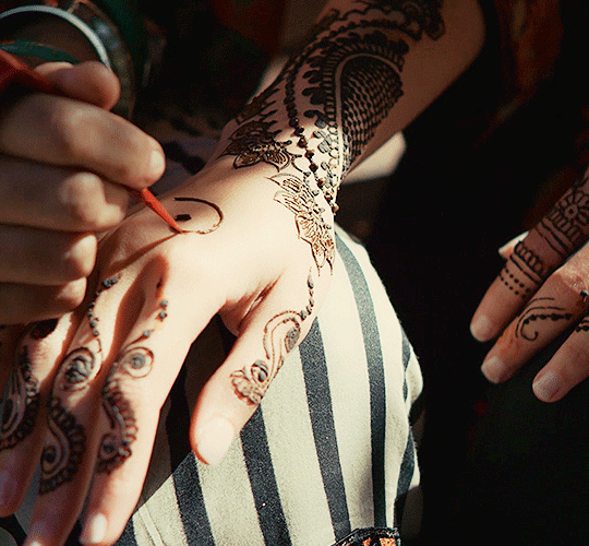 discoveryourdubai:  The Beauty And Art Of Henna The art of dying the skin with plant