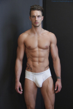 body-of-stars:  Christian Hogue  (M)  Eyes,