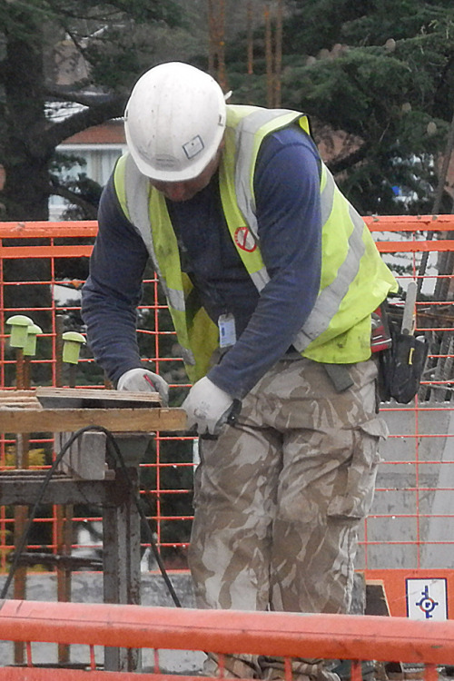 Always gets me hard seeing a builder working on site in some well used camo trousersLooking for pics