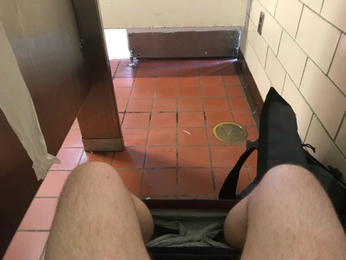 Found a doorless stall mensroom on my trip to New York! Sadly nobody came in to join me.