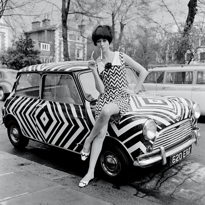 60sfashionandbeauty:  Mod girl and op art car, 1966. (♥) 