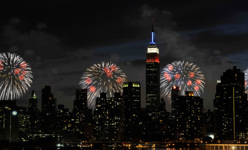 A Happy Independence Day to my fellow United Statesmen!
The Empire State Building illuminated with red, white and blue lights July 4, 2011 AP / Kathy Kmonicek
[h/t hilker]