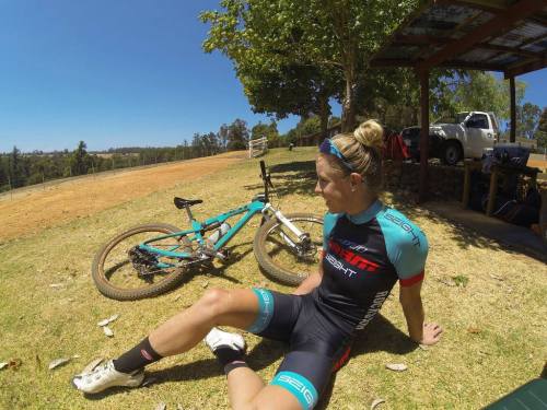 bikegirlsblog:  www.bikegirls.blog.hu