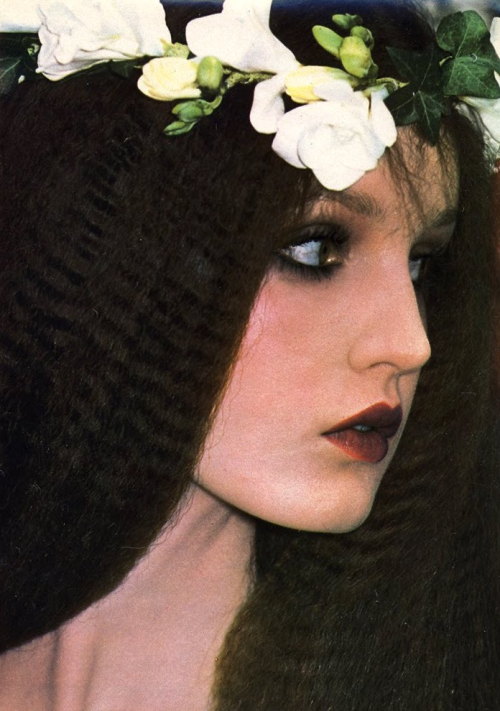 vintagefashionandbeauty:Bridal hairstyle in French Elle, March 1977. (x)