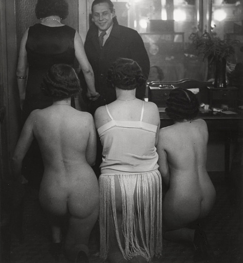 Introduction chez Suzy - Rue Grégoire-de-Tours, Paris by Brassaï, 1932https://painted-face.com/