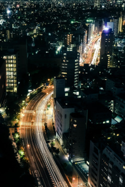 japanesecontent:  quiet night of Tokyo (by torne (where’s my lens cap?))