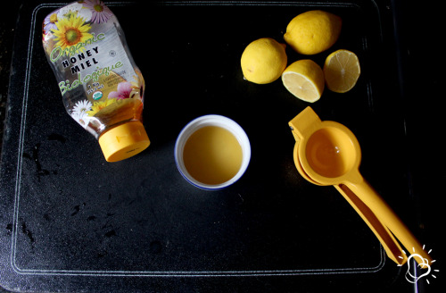 theinspirationkitchen:Honey Lemon Face Mask and Spot Treatment2-3 tablespoons honey1 tablespoon fres