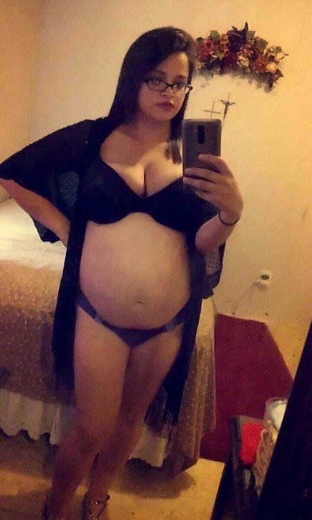 Sex lovemesomepregnantbitchez:  Her snapchat pictures