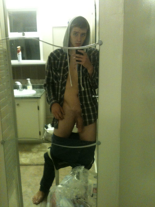collegeboysnaked:  good
