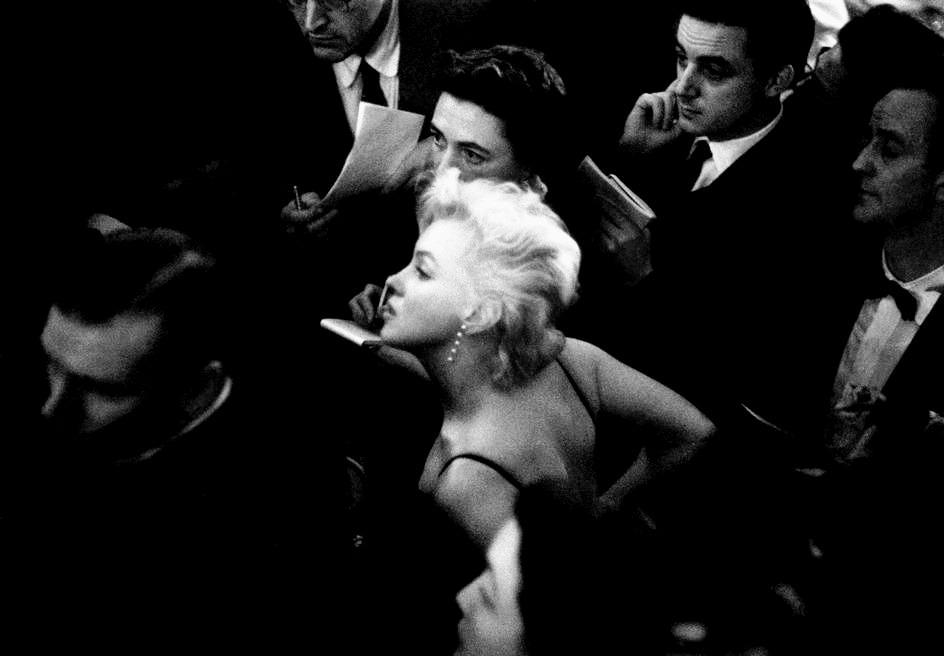 photo-reactive:Marilyn Monroe, Press Conference Photographed by Ave Arnold 1956