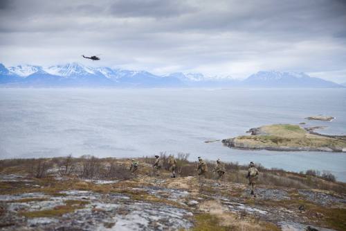 militaryarmament: Members with the Norwegian Coastal Ranger Command out on exercise. 13 May, 2016.