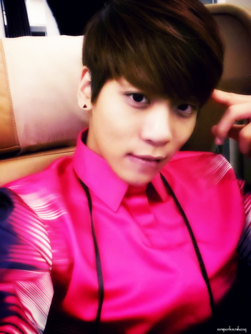 XXX mrsparkmrsbang:   Jonghyun random selca edits photo