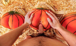 threesome-ch:  Have a nice threesome halloween everyone!!   Awesomeness