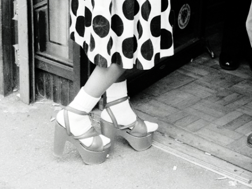 glamidols: Candid photos of women wearing high heel platform shoes – Central Park, New York &n