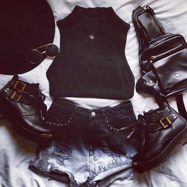 driveshesaid:  Black &amp; purple 🌑