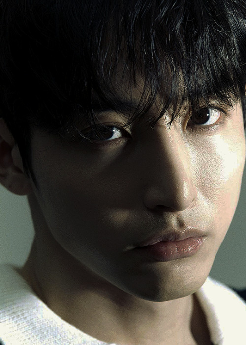 netflixdramas:LEE SOO HYUK 이수혁Photographed by Ahn Joo Young, 2021