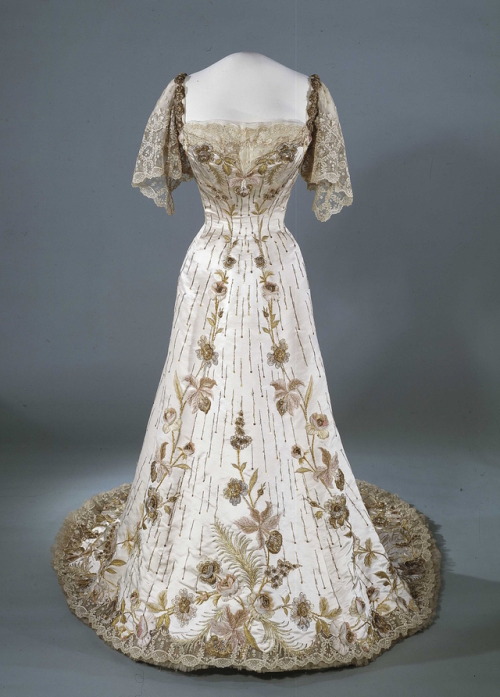 White gowns from The National Museum in Oslo Robe a la Francaise, 1779Crinoline gown, originally fro