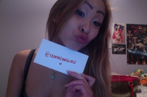 Porn ayy-mee:  Is this how you fan sign??? LOL I photos