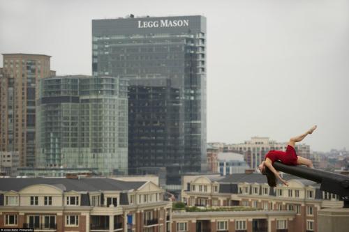 astonishingjack:tepitome:Ballet Dancers in random situations by Jordan Matterptrnsnt