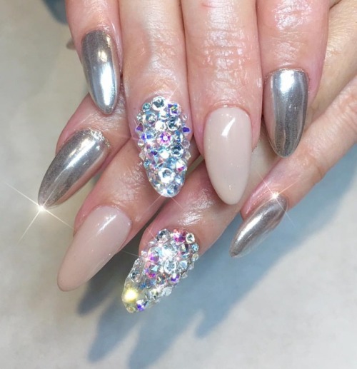 Almond shape @apresnailofficial set nude, chrome & Swarovski crystals accent nails | @opi {Do yo