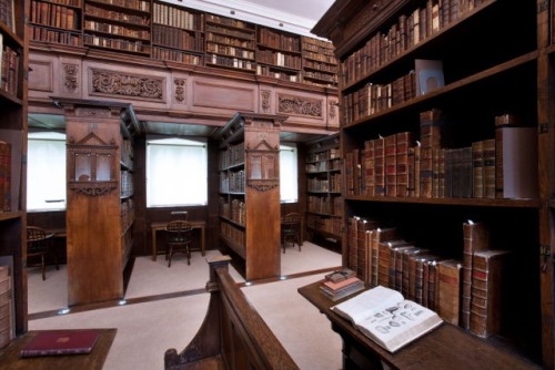 bookmania: The Meyricke Library in Jesus College, Oxford, UK. Open 24 hours a day.