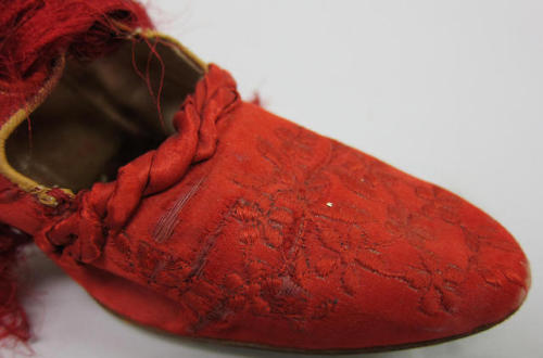 lookingbackatfashionhistory:• Shoes.Date: 1912Medium: Red silk satin