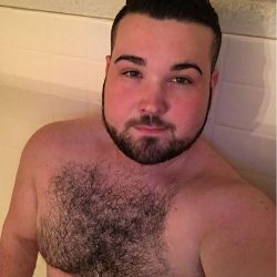 Thebeardedguyy:  🐻🚿 