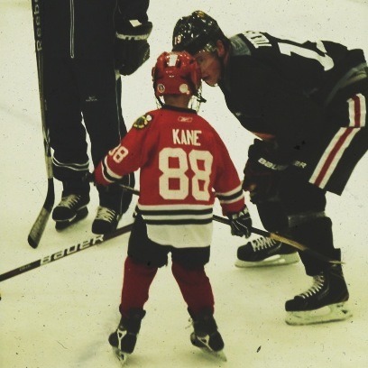 krbh:Jonathan Toews being cute with kidsI can’t imagine what he’ll be like when he&rsquo