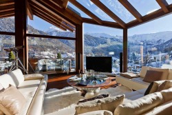 creativehouses:  Swiss Chalet Livingroom