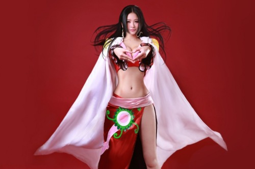 cosplayeverywhere: One Piece (ワンピース) ~ Boa Hancock (ボア・ハンコック) 1, 2, 3, 4, 5.