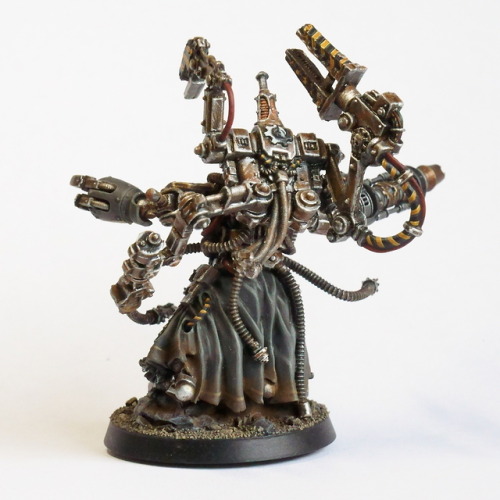 Forgeworld Kataigida Arch Magos PrimeI hadn’t yet painted an HQ choice for my Horus Heresy Mec