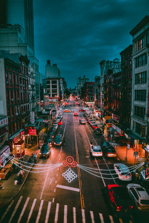 blondewithpassi0n: Chinatown by night.