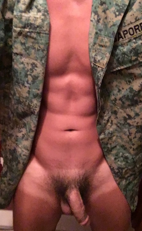 sglocalgay: butterflyer88: A shot before booking in! Yes babe!