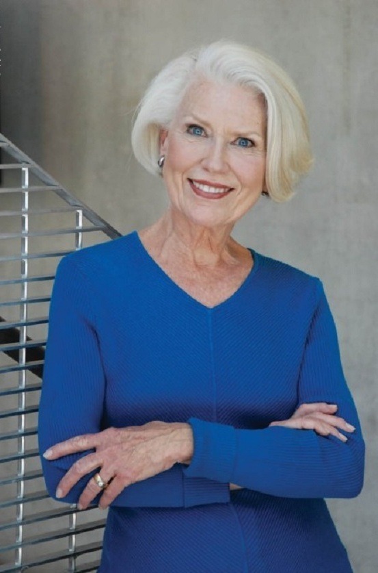 Oh, how I&rsquo;d LOVE to fuck this old beauty&hellip; I bet her pussy is