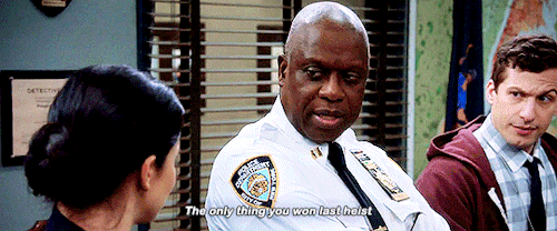 melaniefosho:Holt being an absolute SAVAGE