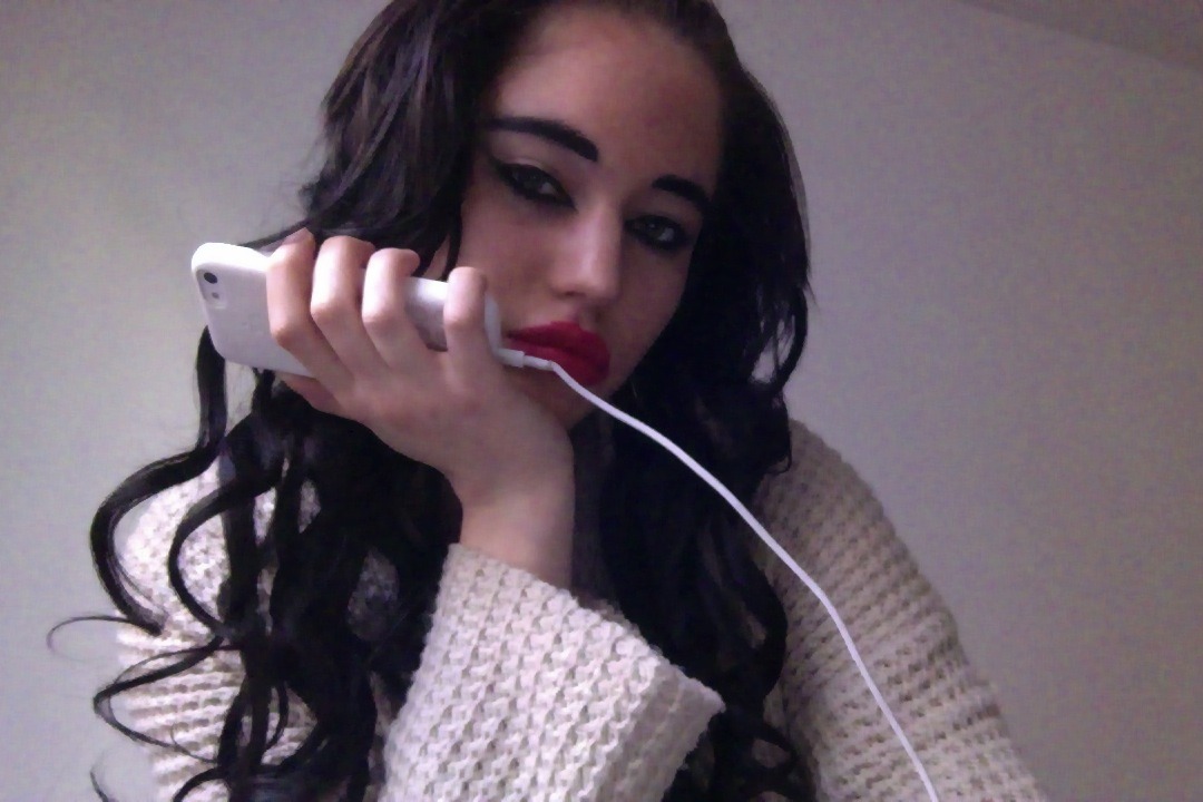 lickingchampagneoffpapi:  lickingchampagneoffpapi:  Hold up. Hold my phone!!!!!!