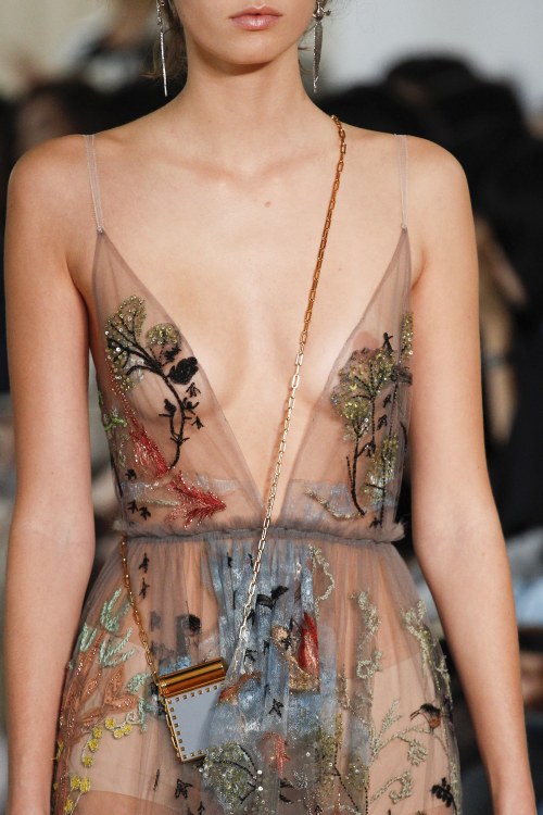whore-for-couture: voguesurvenus: Valentino Ready to Wear Spring 2017 Instagram: @maryamele
