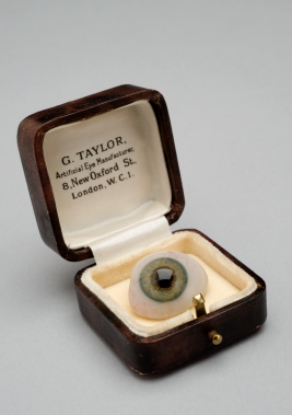 sixpenceee:White Glass Eye with Blue Iris, London, England, 1901-1940Glass was the obvious material 